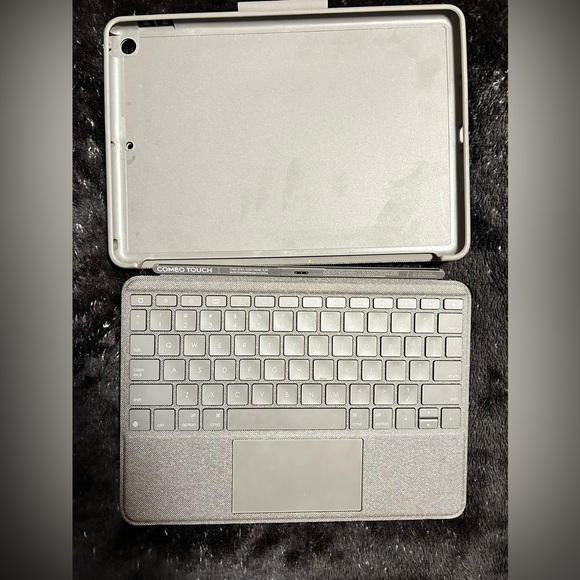 Logitech Ipad Combo Touch - Picture 4 of 4